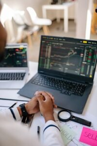 How to Identify the Best Digital Products to Sell in Your Niche